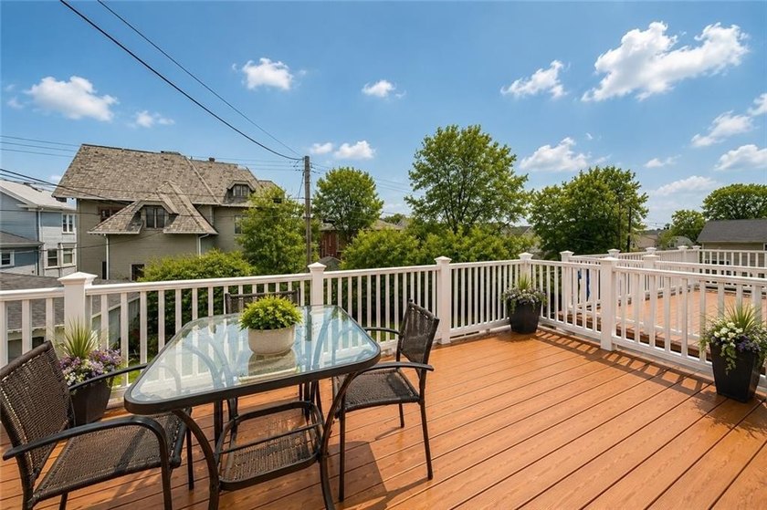 Second-floor 2-bedroom, 1-bath condo located in Newport's - photo 9