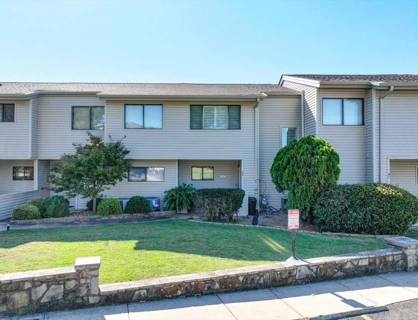 Long Island Park Condo. Best of the Best, Location and Amenties - photo 3