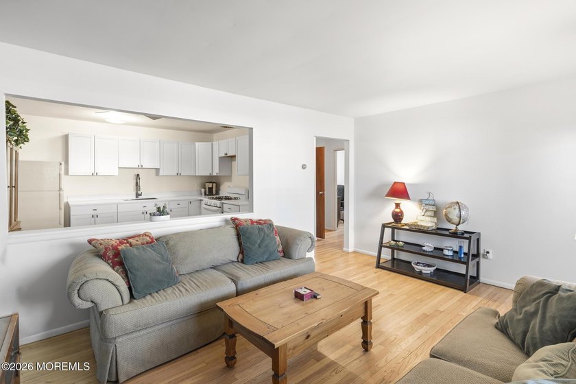Charming 2-bedroom, 1-bath home in the Cedar Glen community! - photo 11