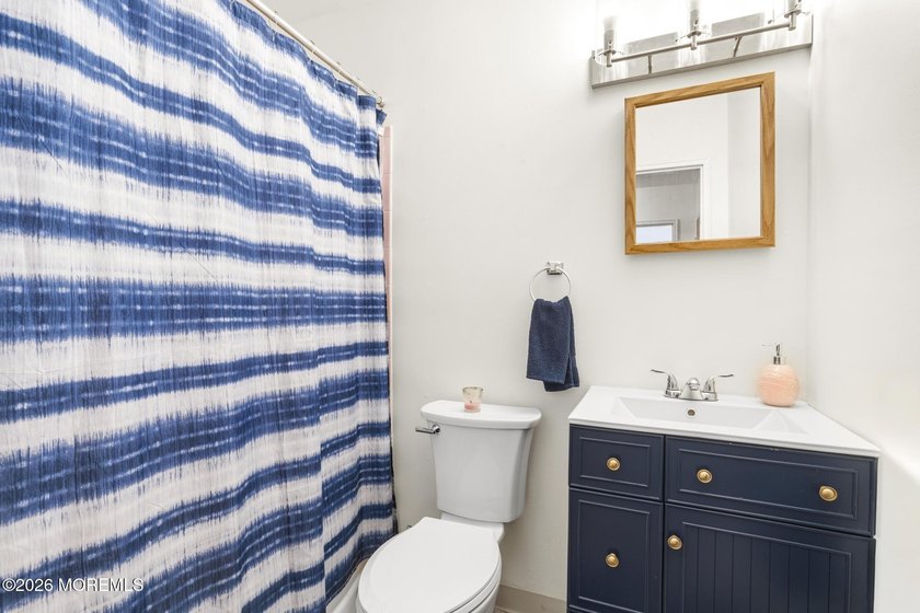 Charming 2-bedroom, 1-bath home in the Cedar Glen community! - photo 16