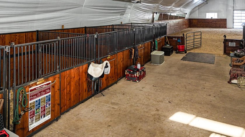 Plum Lake Event &amp; Equestrian Center is a rare 40-acre hobby farm - photo 6