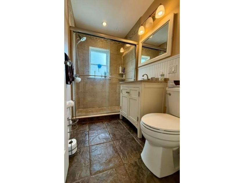 Prime Sheepshead Bay location! Close to shopping, transportation - photo 11