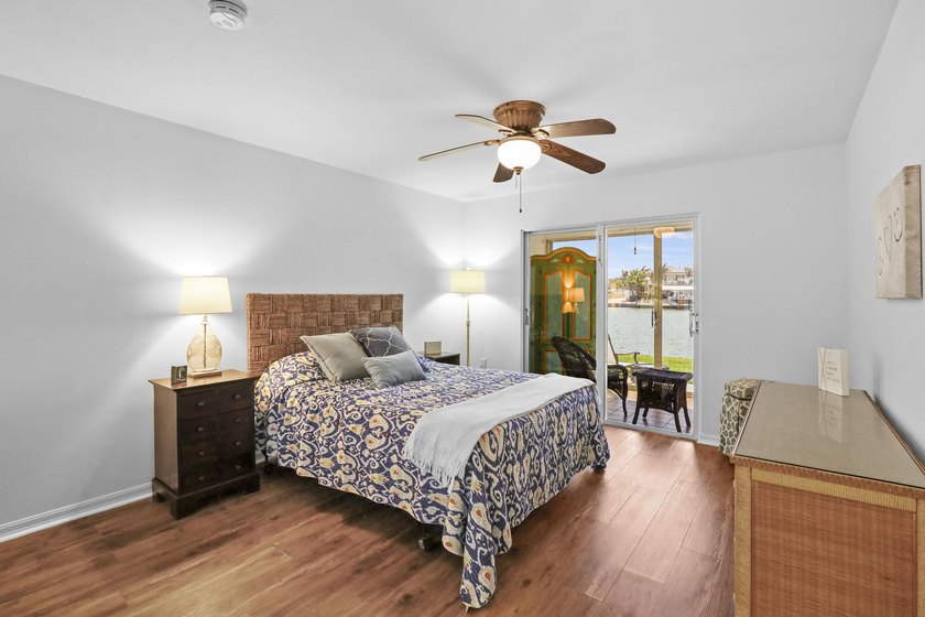 Welcome to the 55+ community of the Colonnades. Exceptional - photo 12