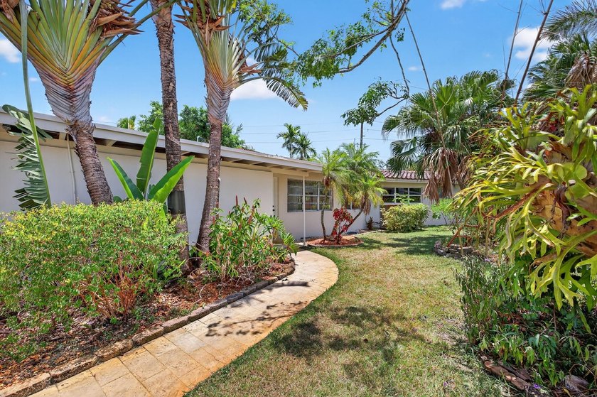 Located in the desirable Wilton Manors neighborhood, this home - photo 2