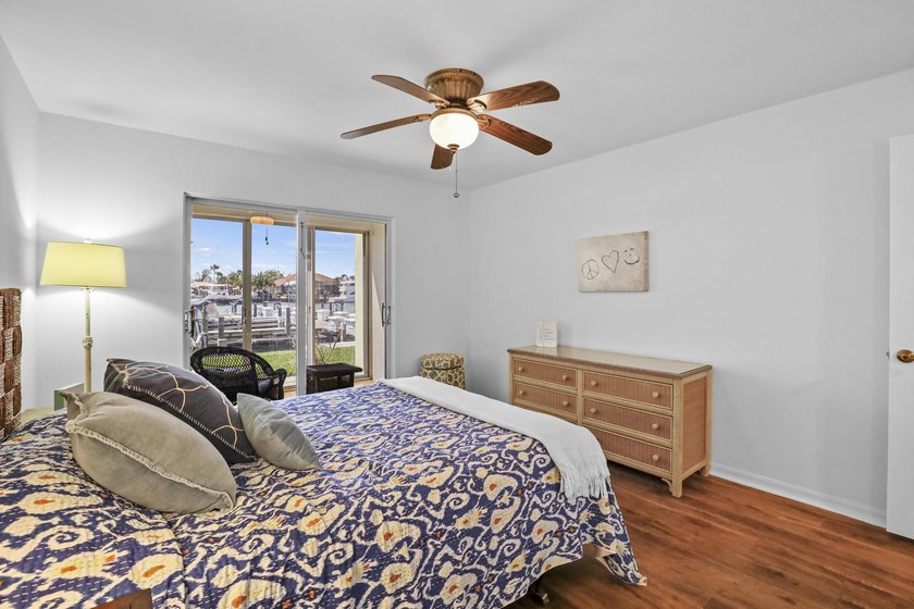 Welcome to the 55+ community of the Colonnades. Exceptional - photo 13