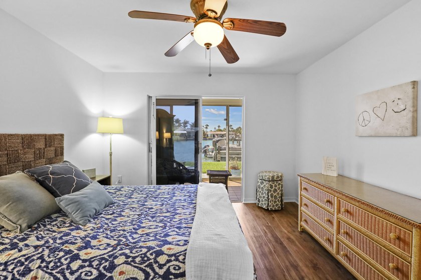 Welcome to the 55+ community of the Colonnades. Exceptional - photo 14