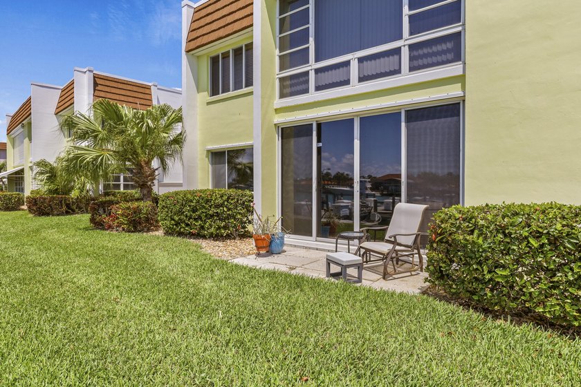 Welcome to the 55+ community of the Colonnades. Exceptional - photo 19