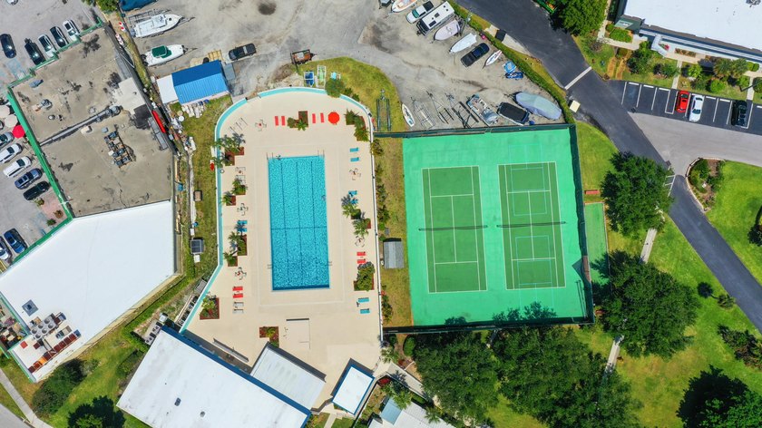 Welcome to the 55+ community of the Colonnades. Exceptional - photo 24