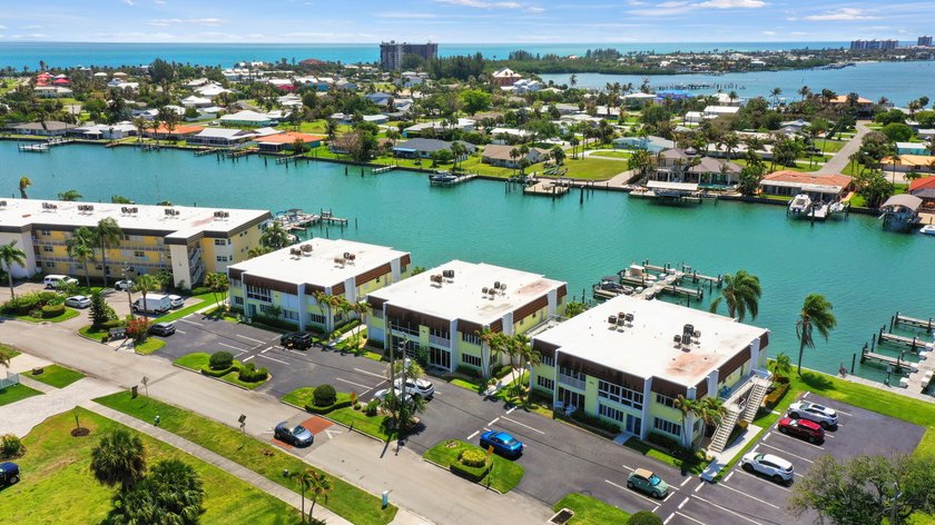 Welcome to the 55+ community of the Colonnades. Exceptional - photo 28