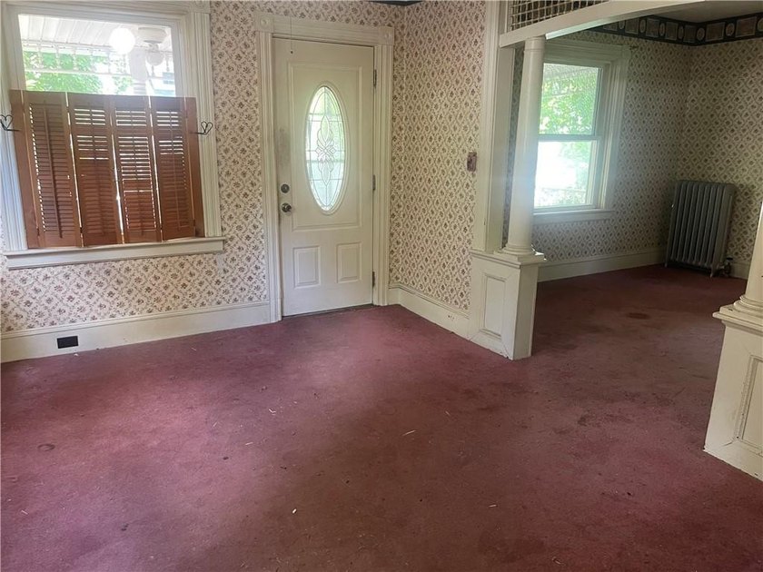 ATTENTION PROJECT SEEKERS! 139 OVERBROOK AVENUE IS READY FOR ITS - photo 3