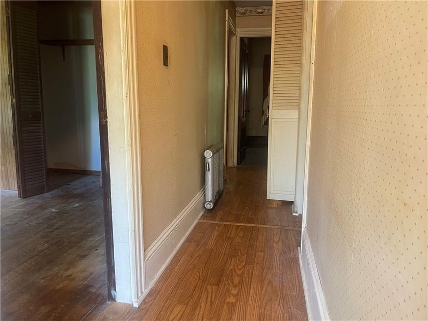 ATTENTION PROJECT SEEKERS! 139 OVERBROOK AVENUE IS READY FOR ITS - photo 9