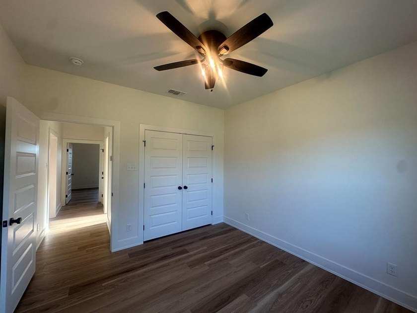 This stunning home is the perfect blend of style and - photo 17