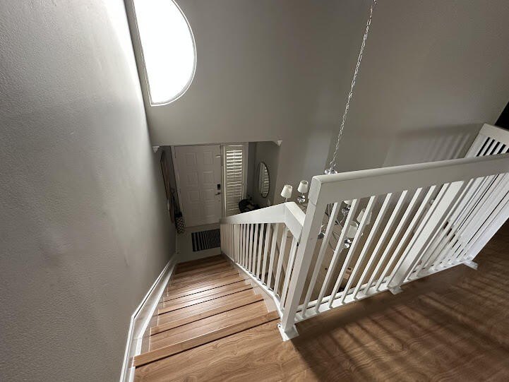 Beautiful 2-bedroom, 2.5-bath townhouse featuring a kitchen with - photo 18