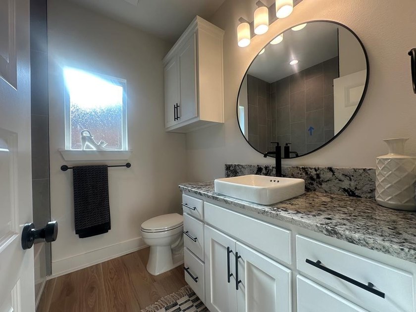 This stunning home is the perfect blend of style and - photo 18