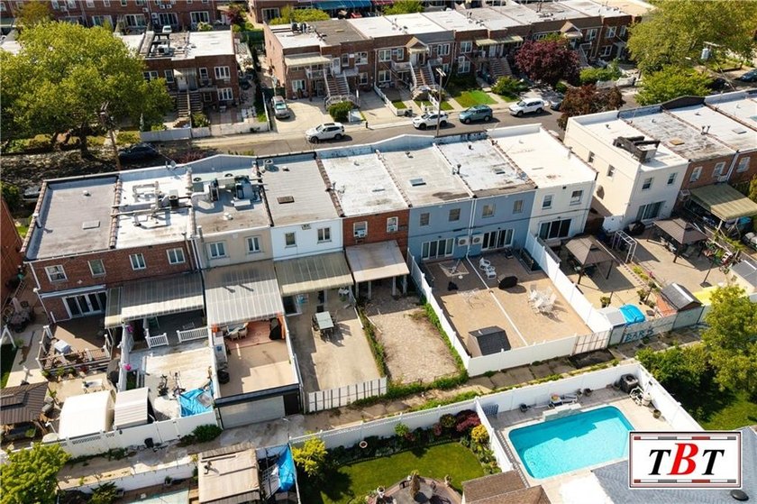 Welcome to this renovated one family home in Mill Basin - photo 31