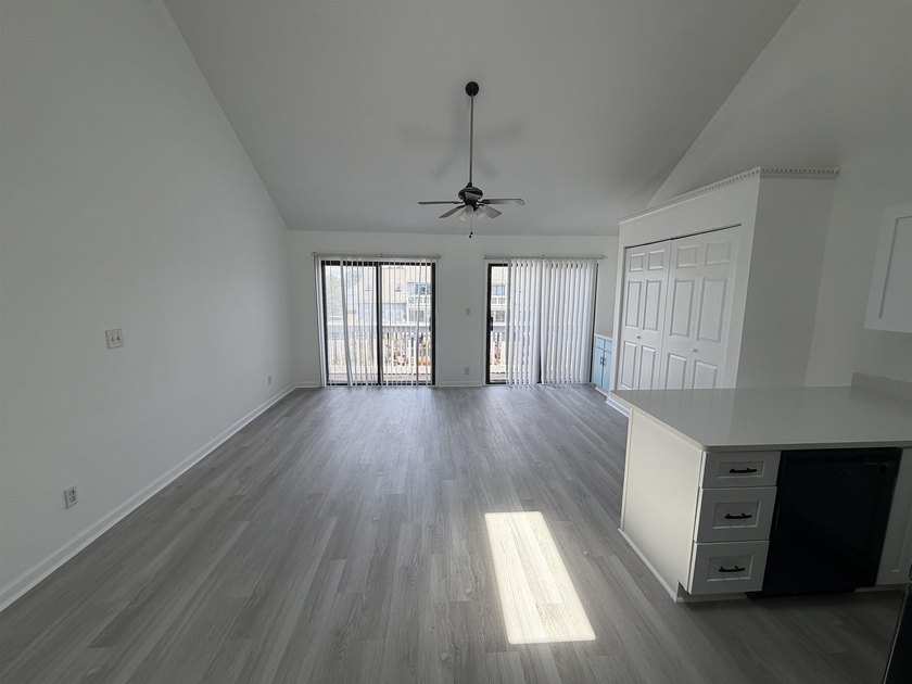 Modern Turnkey Living at Baytree Golf Colony! Discover the - photo 3
