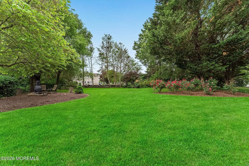 Coming Soon! Welcome to this beautifully maintained 4-bedroom - photo 4