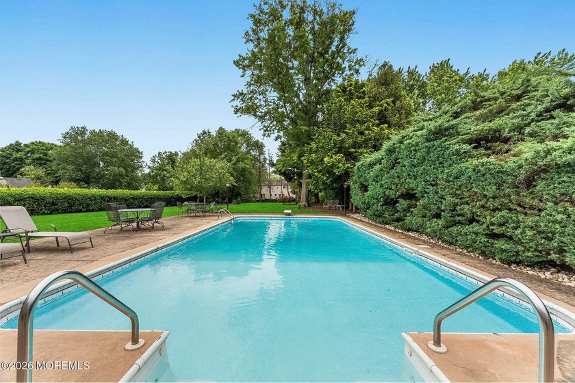 Coming Soon! Welcome to this beautifully maintained 4-bedroom - photo 5