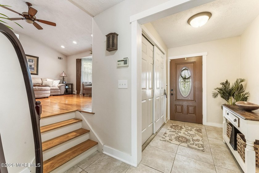 Coming Soon! Welcome to this beautifully maintained 4-bedroom - photo 9