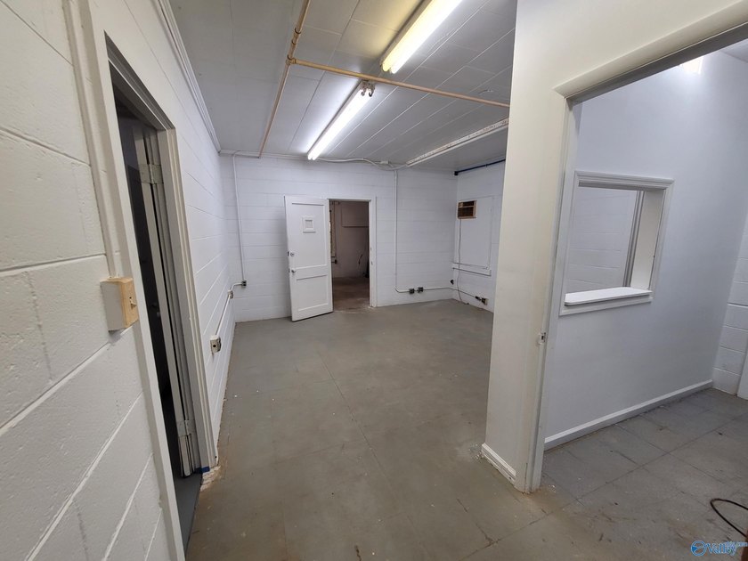 This 5,500 sq ft property offers excellent visibility with a - photo 21