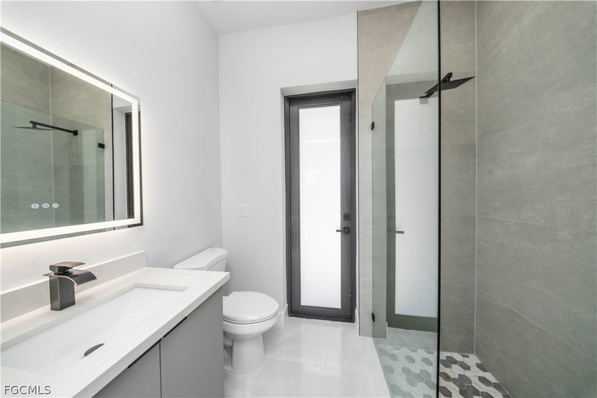 **SELLER IS MOTIVATED ** - BEST VALUE PER SQ FT IN THE - photo 22