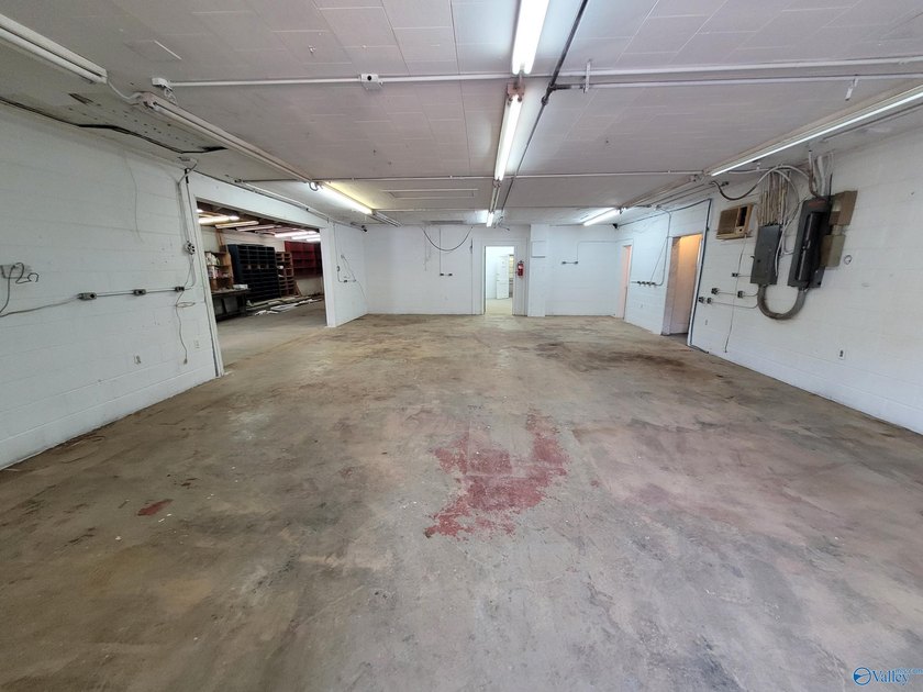 This 5,500 sq ft property offers excellent visibility with a - photo 23