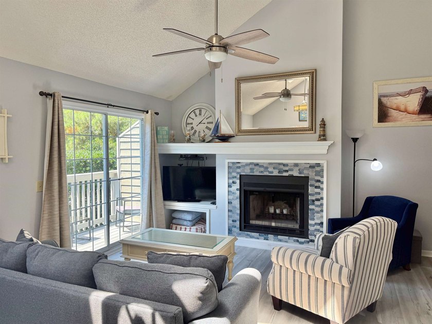 Updated townhome with new grey weathered-looking LVP flooring - photo 4