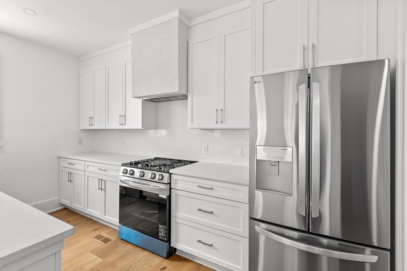 2 Henrietta Street is a beautifully preserved and recently - photo 9