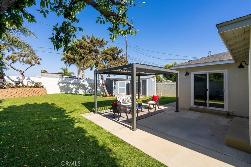 ***PRO PHOTOS COMING SOON*** Beautifully RENOVATED 3-bedroom - photo 33