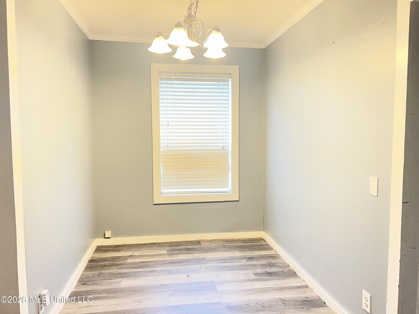 No Flood Zone/ Detached Garage/ Just 1 milet to the beach! Don't - photo 11