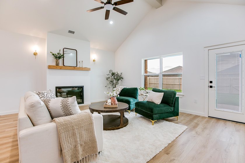 Welcome to this beautifully crafted new construction home - photo 12