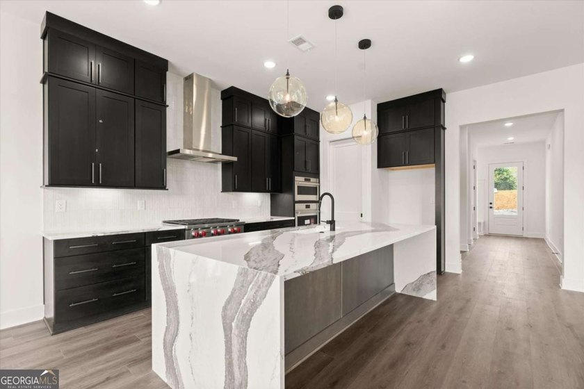 The Emery Contemporary offers luxury, flexibility, and - photo 15