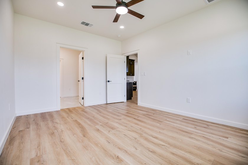 Welcome to this beautifully crafted new construction home - photo 15
