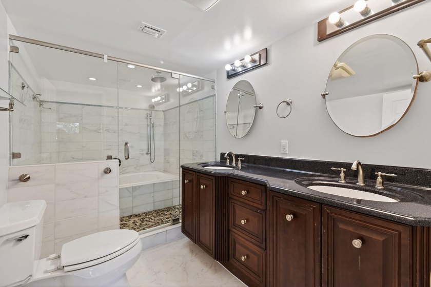 Rarely available 3rd-floor corner residence in the most sought - photo 16