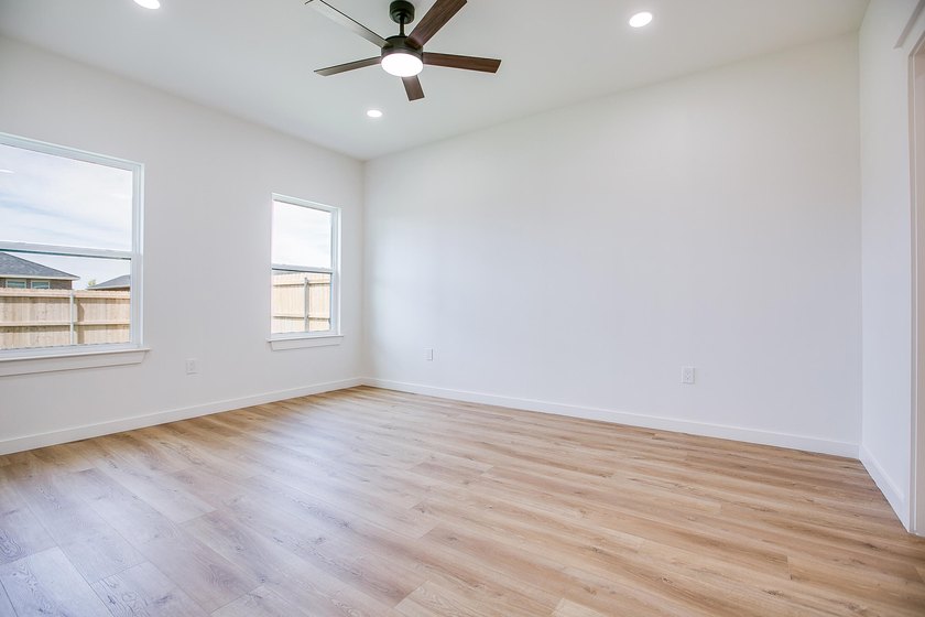 Welcome to this beautifully crafted new construction home - photo 16