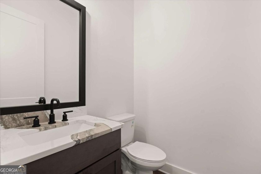The Emery Contemporary offers luxury, flexibility, and - photo 18