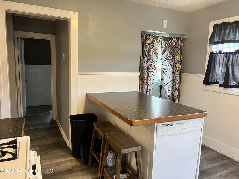 No Flood Zone/ Detached Garage/ Just 1 milet to the beach! Don't - photo 19