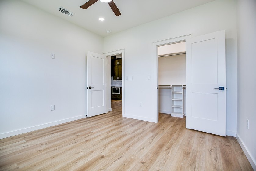 Welcome to this beautifully crafted new construction home - photo 20