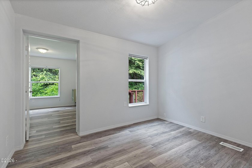 Welcome to this spacious and versatile 2,500 sqft home tucked - photo 22