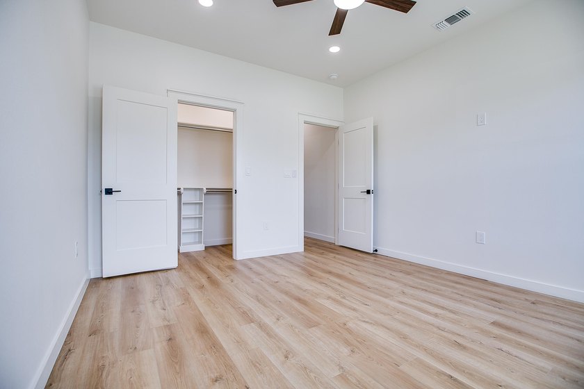 Welcome to this beautifully crafted new construction home - photo 24