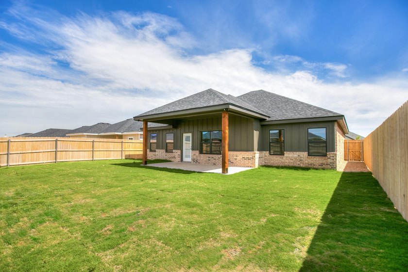 Welcome to this beautifully crafted new construction home - photo 26