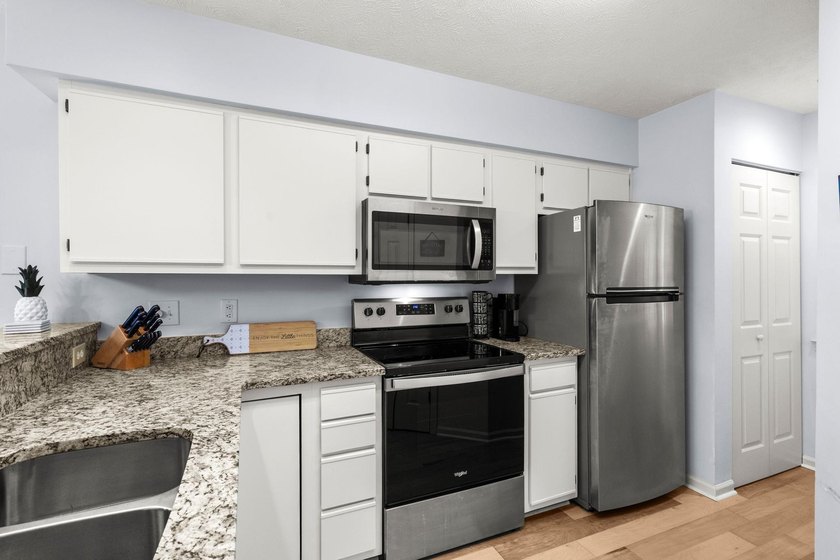 Welcome to Waterway Village! This beautifully updated - photo 7