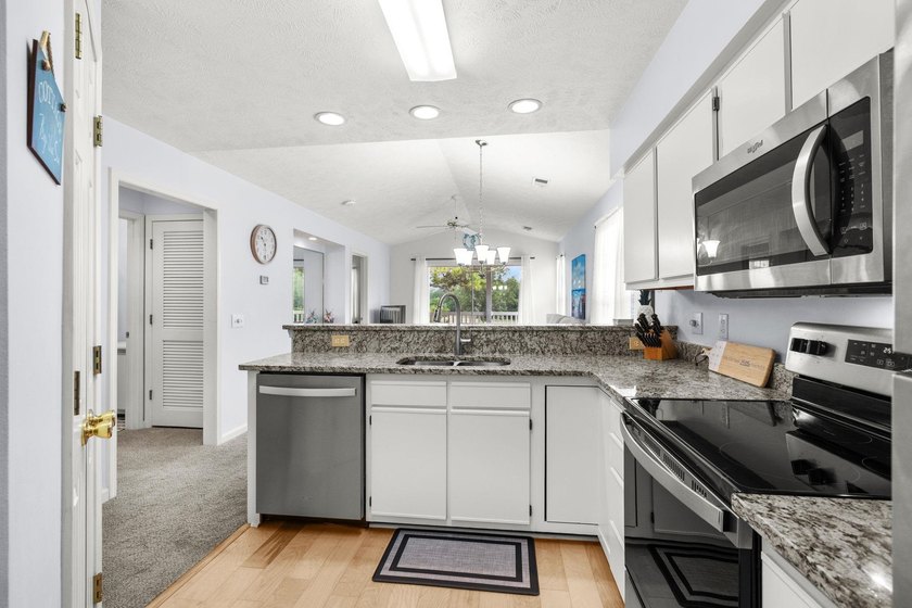 Welcome to Waterway Village! This beautifully updated - photo 8