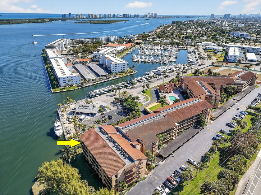 Rarely available 3rd-floor corner residence in the most sought - photo 28