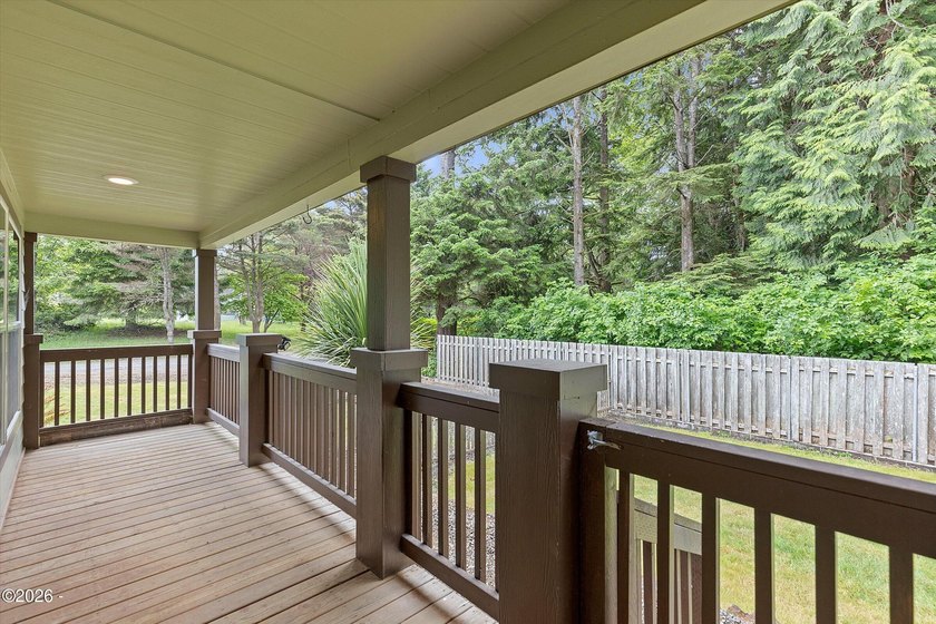 Welcome to this spacious and versatile 2,500 sqft home tucked - photo 33