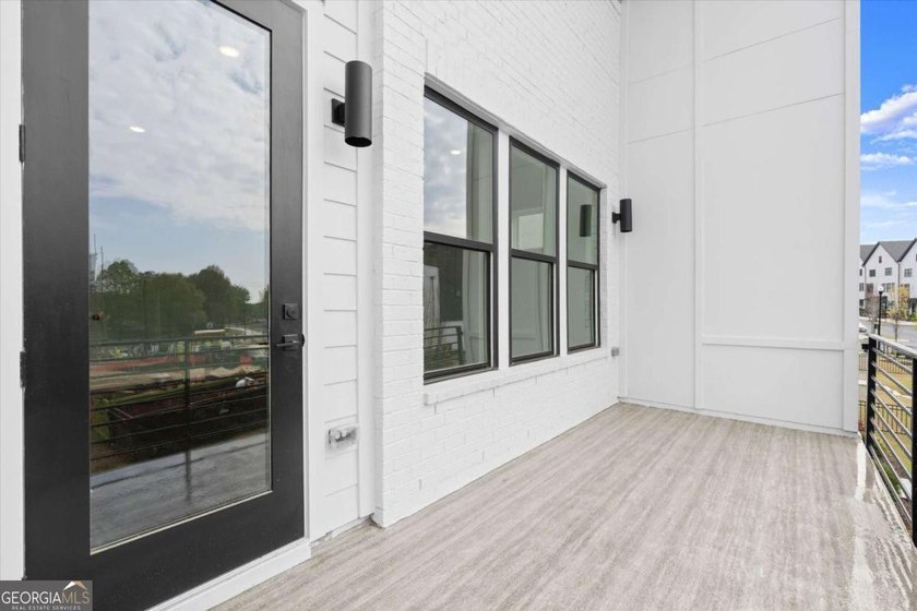 The Emery Contemporary offers luxury, flexibility, and - photo 36