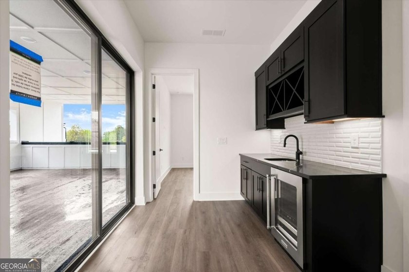 The Emery Contemporary offers luxury, flexibility, and - photo 39