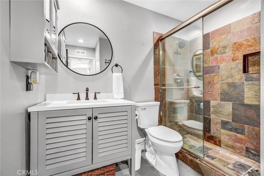 Exceptional end unit 3 bedroom, no one above you, tranquil - photo 14