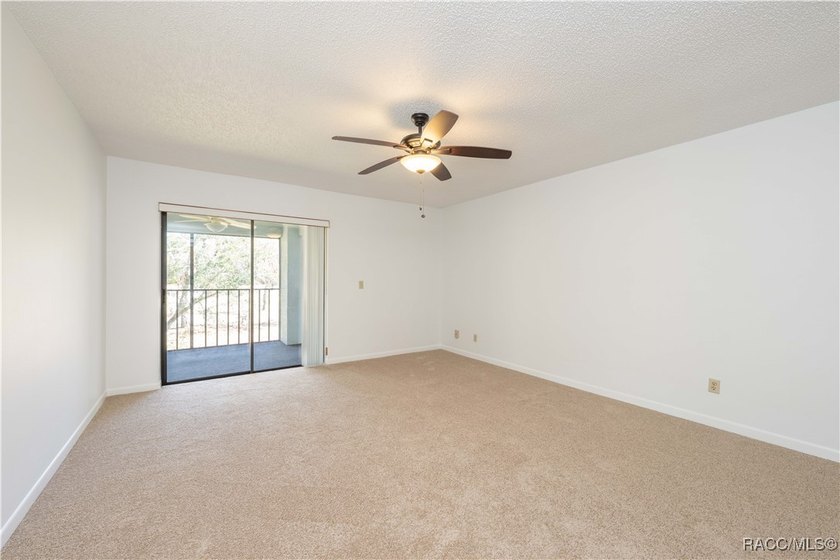 One or more photo(s) has been virtually staged. Beautiful luxury - photo 14