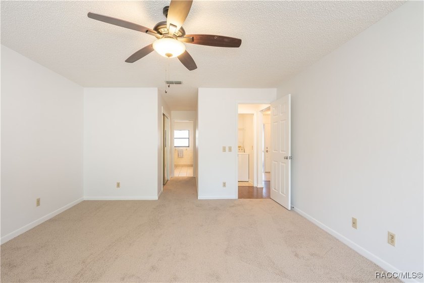 One or more photo(s) has been virtually staged. Beautiful luxury - photo 15